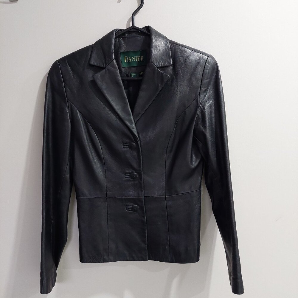 Danier Women's Size 4 Black Soft Leather Blazer